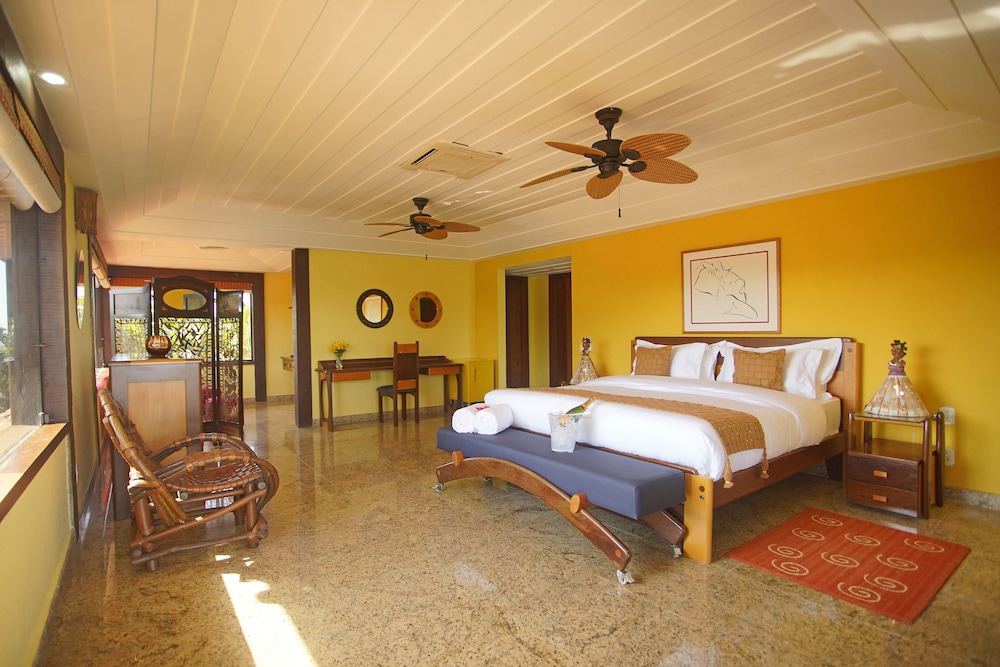 Cliffside Luxury Inn 15/48