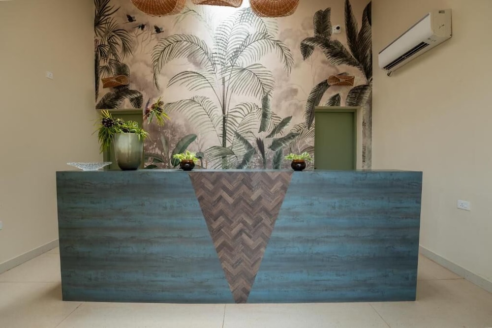 C'roque Beach Resort 4/50