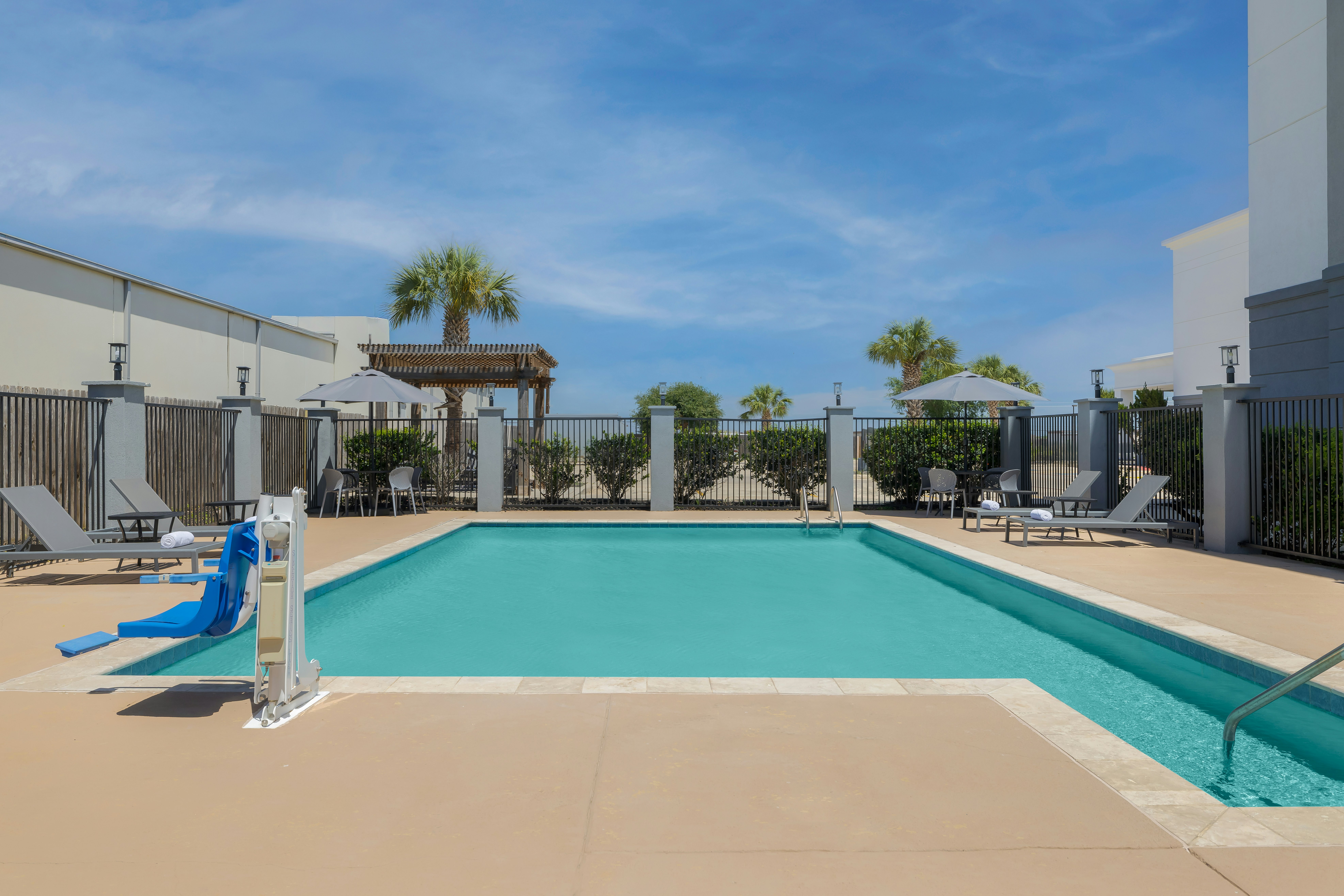 Hampton Inn Pleasanton 32/34
