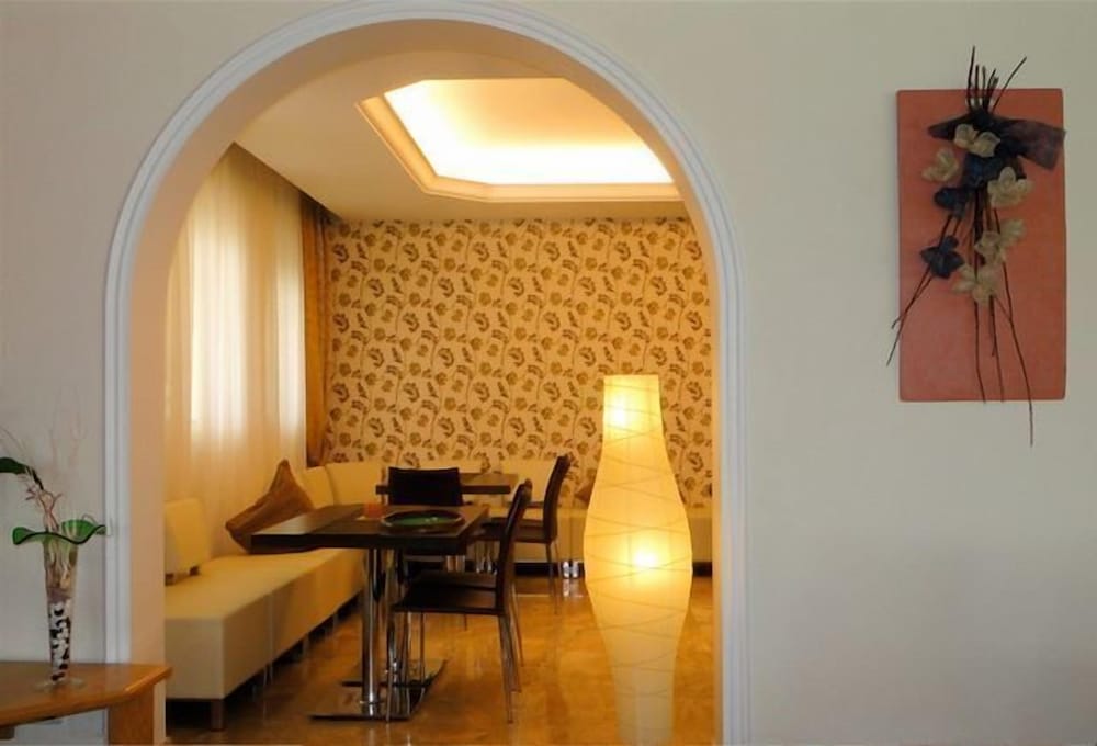 HOTEL BENINI 32/48