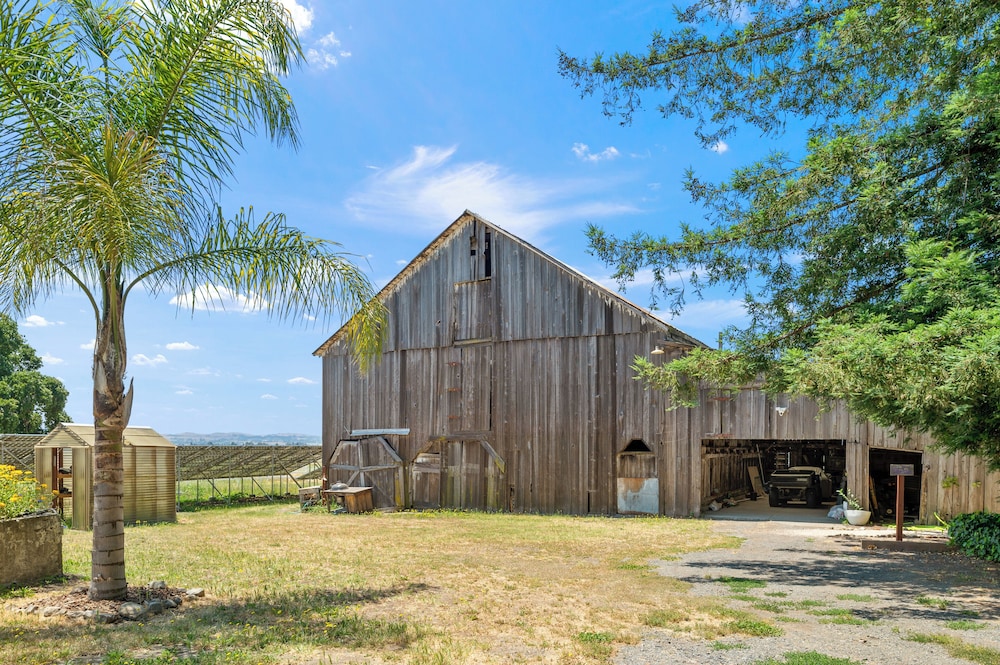The Gables Wine Country Inn 42/50