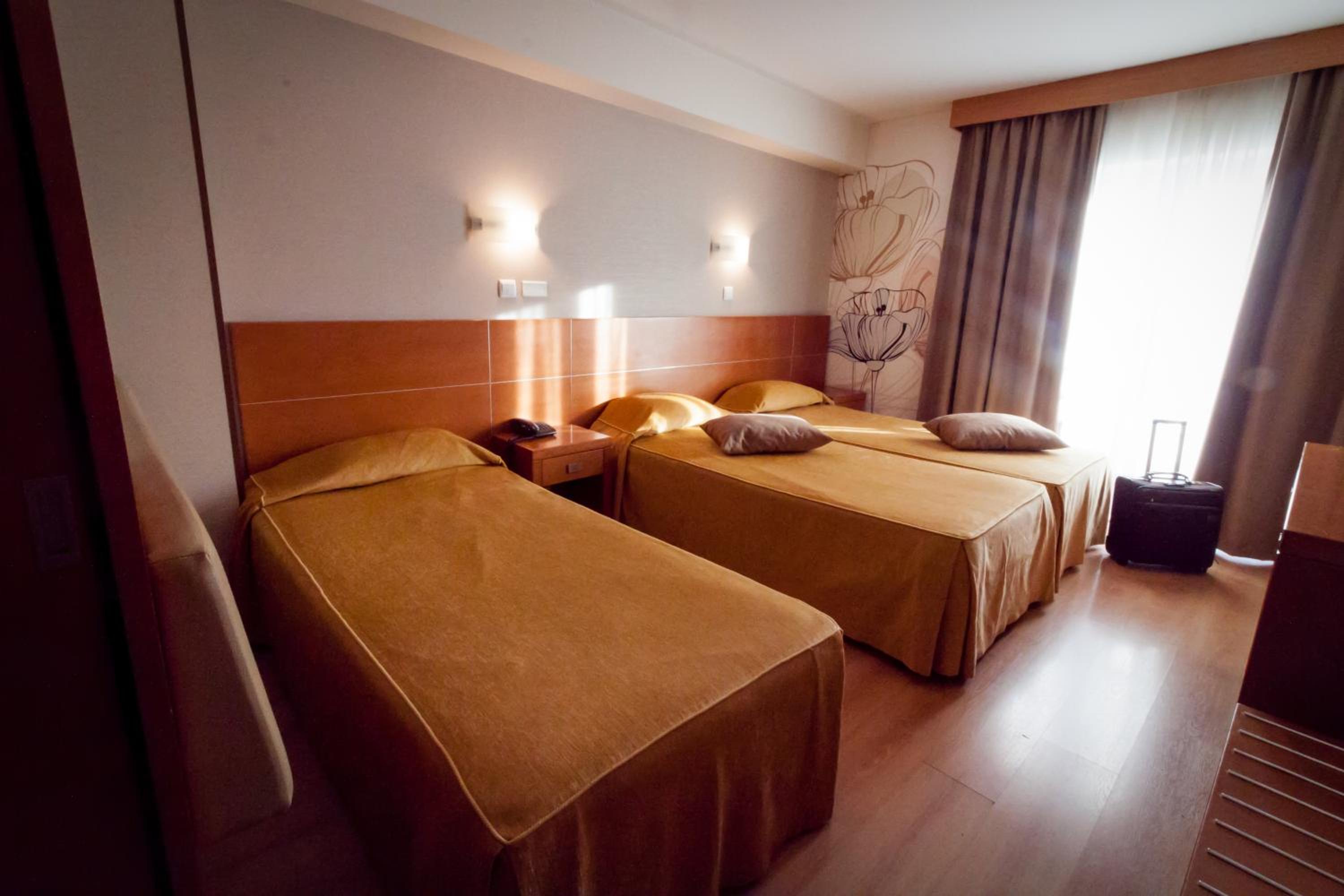 Hotel 4 Estacoes 19/50