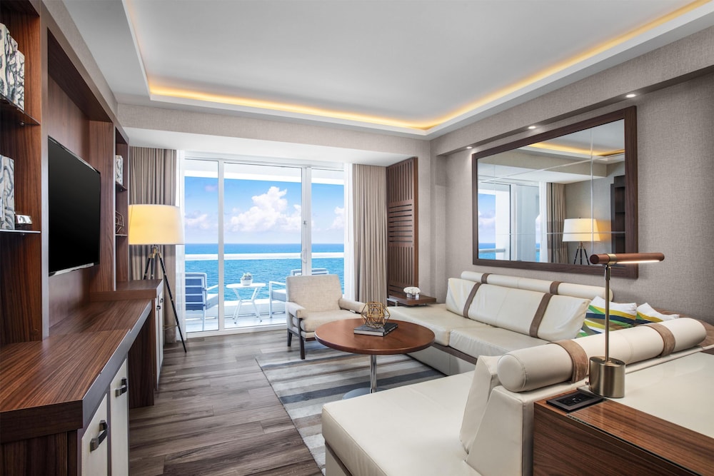 1 Bedroom, Suite, 2 Queen Beds, Ocean Front 2/7