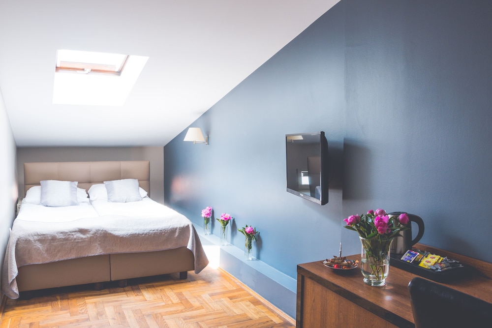 Hotel Floryan Old Town 10/60