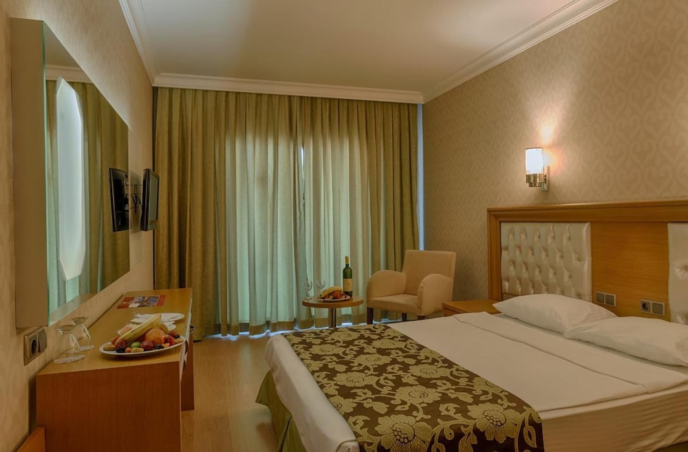 Pasabey Hotel 8/27