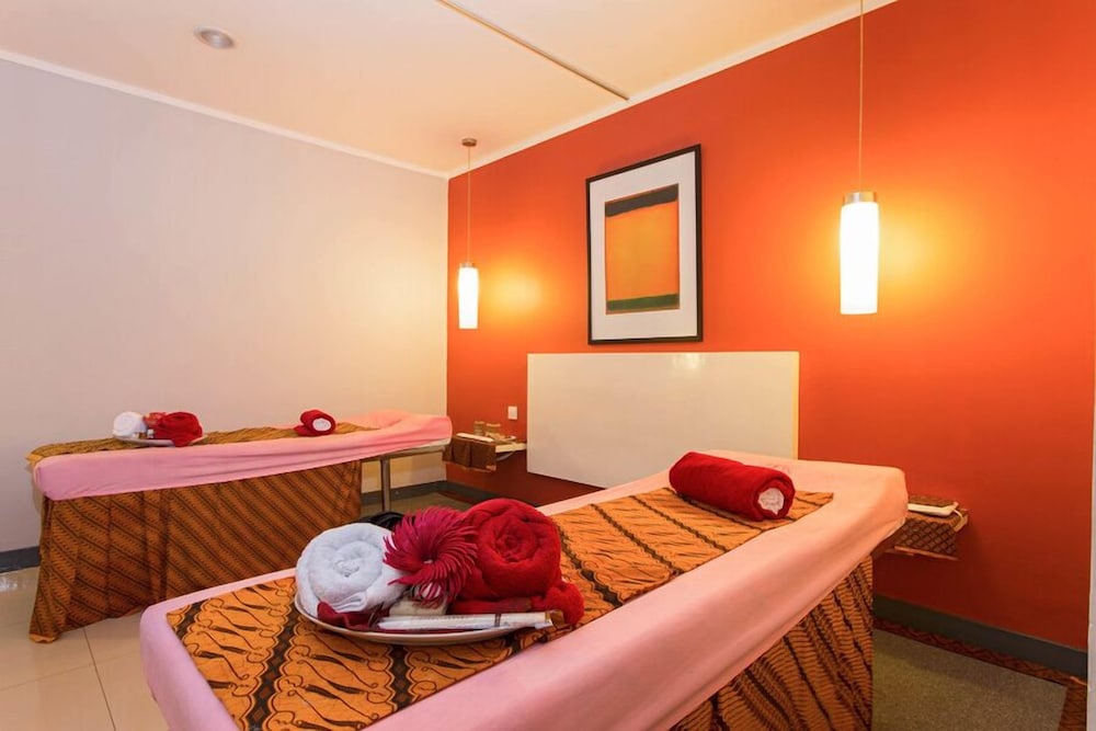 The Plaza Hotel Glodok 20/47