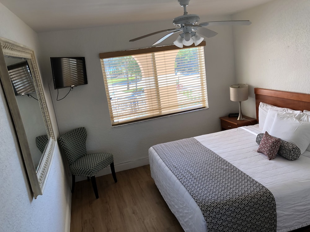 Coral Key Inn 25/71