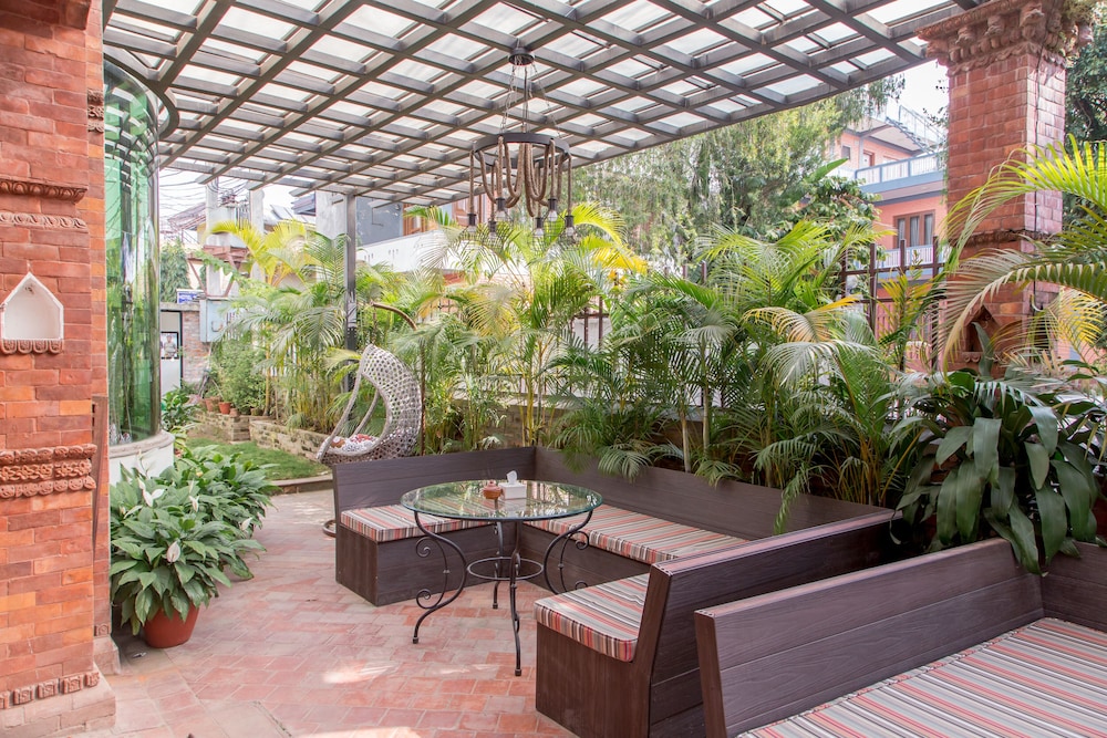 Dahlia Boutique Hotel 33/50