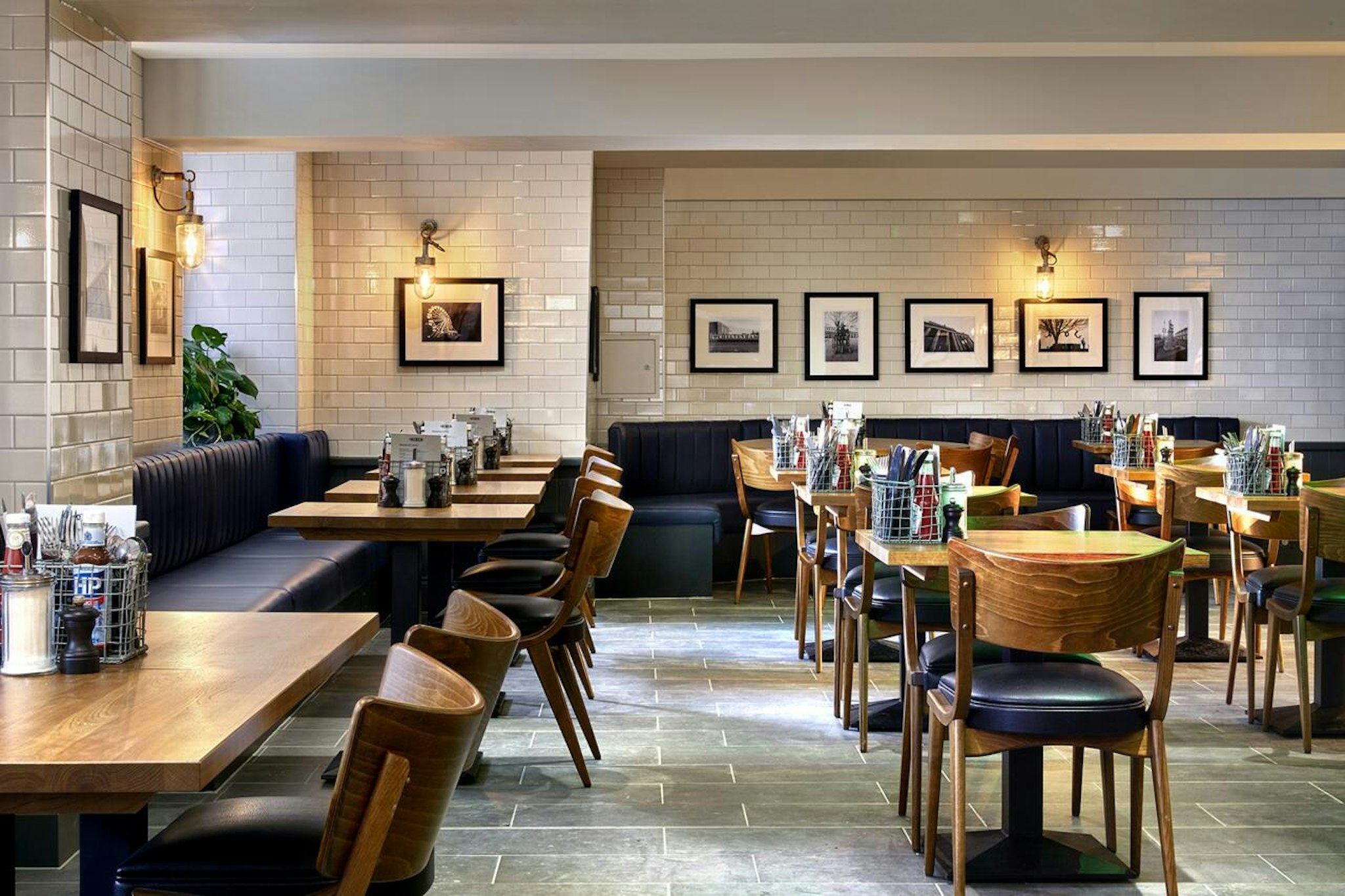 The George Hotel 2/3