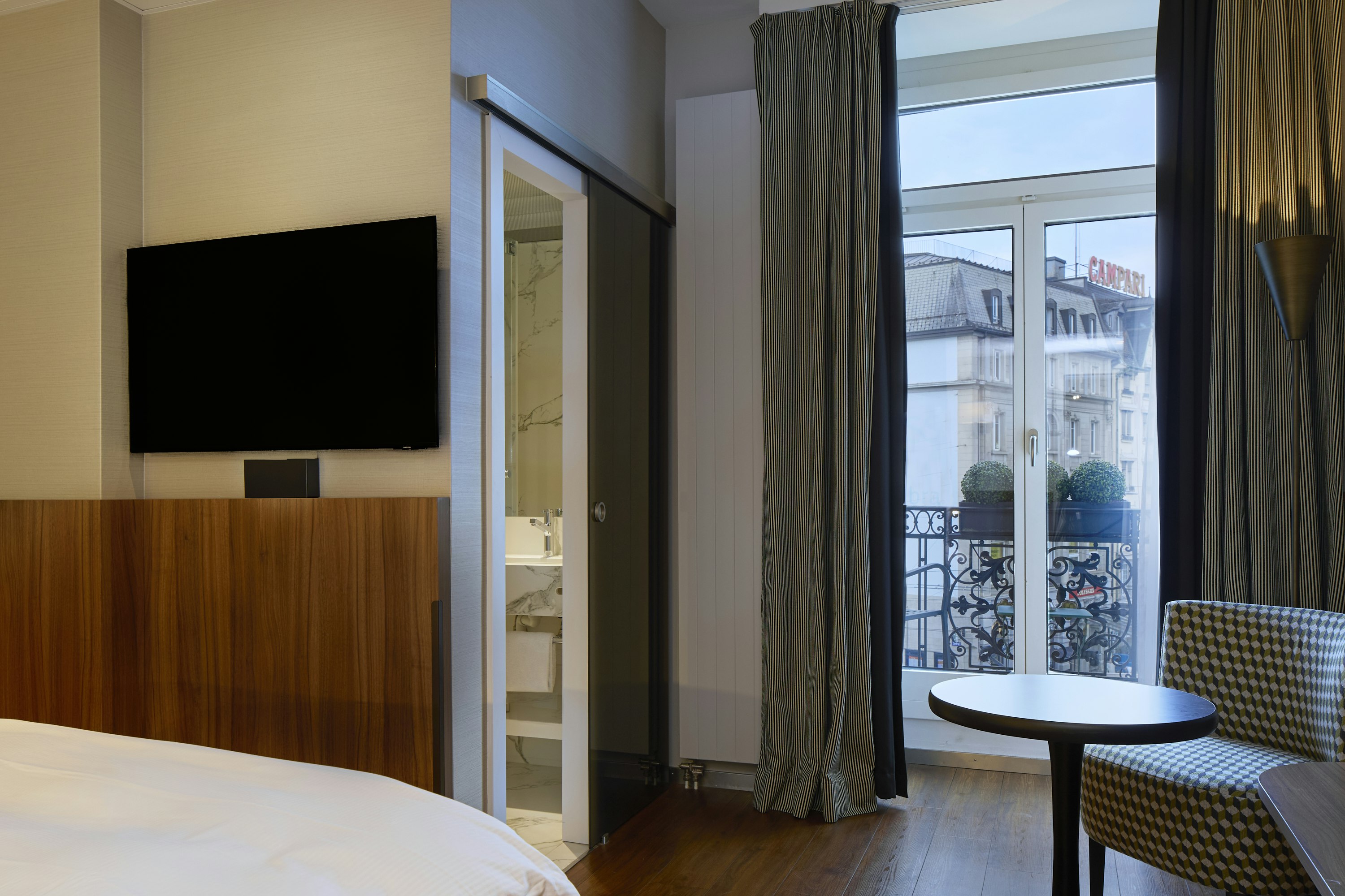 Central Plaza Hotel 20/81