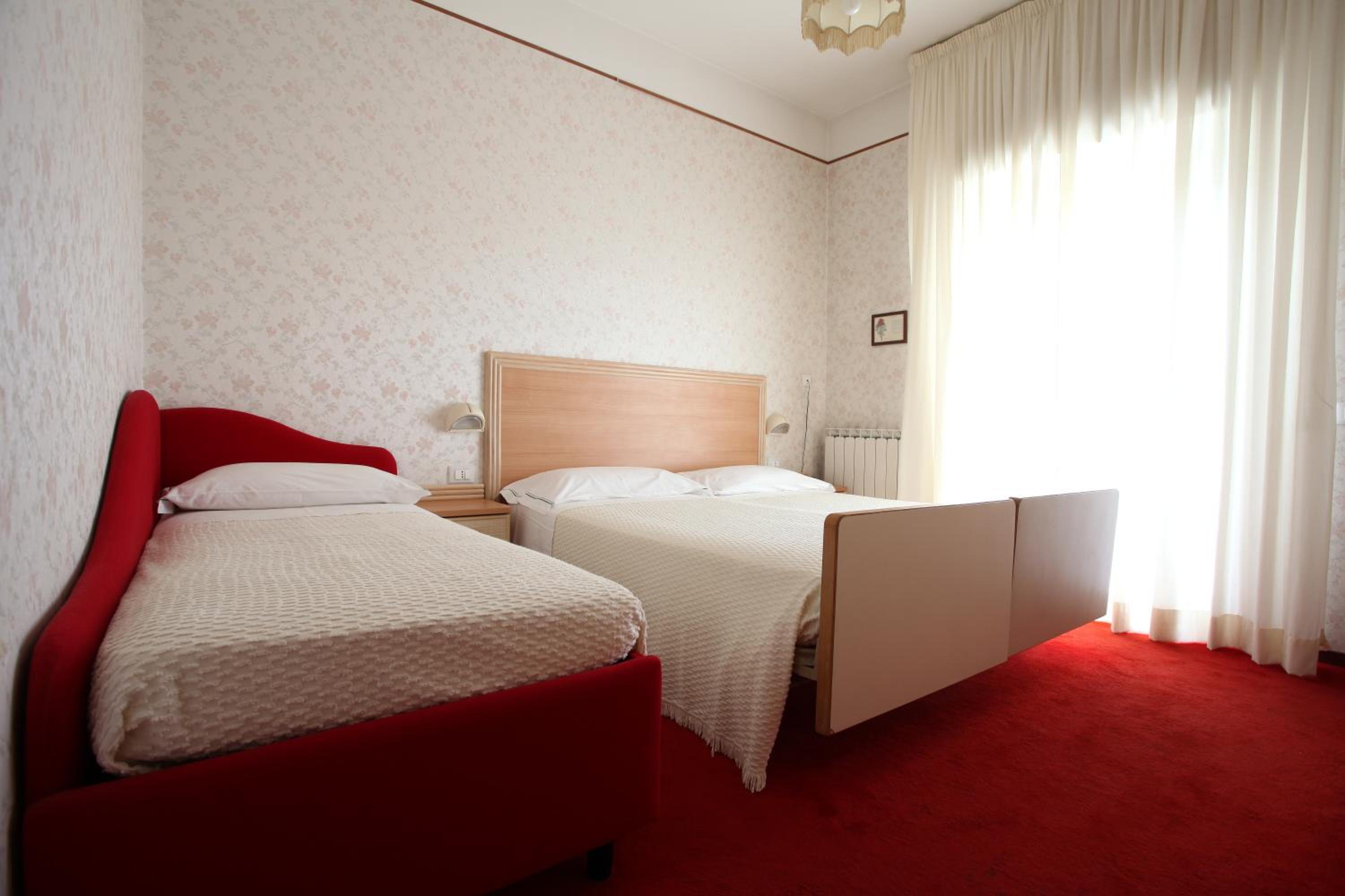 Hotel Rondinella e Viola 15/50