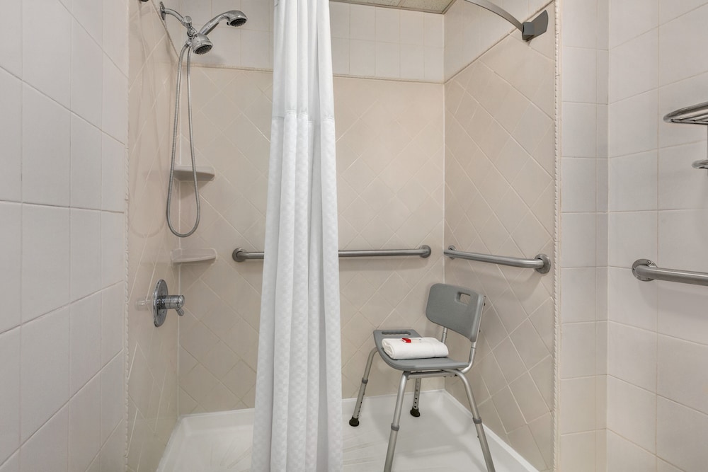 Days Inn by Wyndham Philadelphia Convention Center 24/38