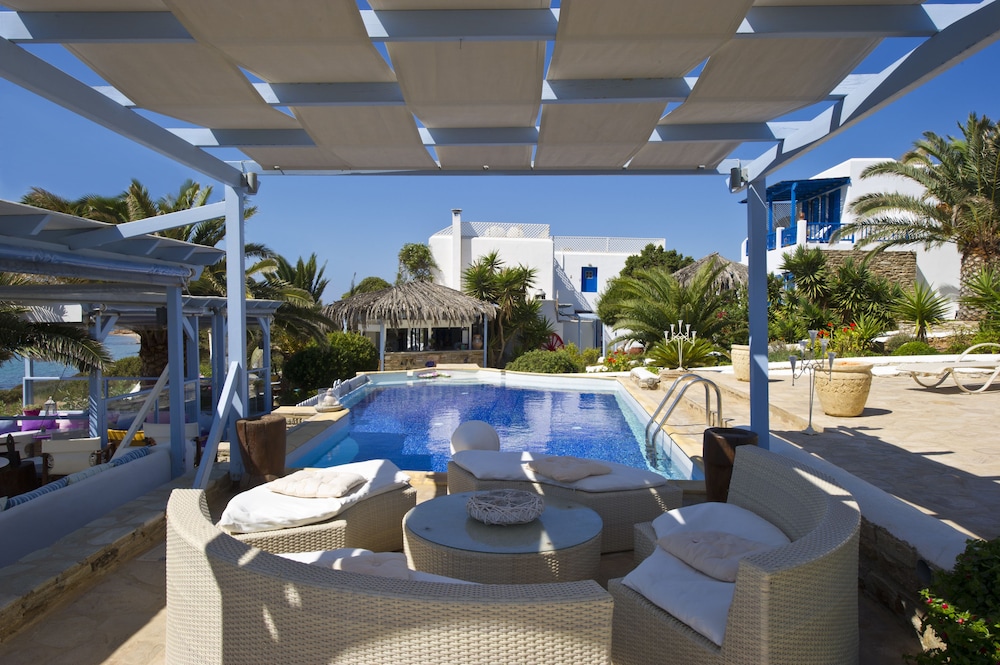 Dolphin Antiparos Villas and Suites 32/50