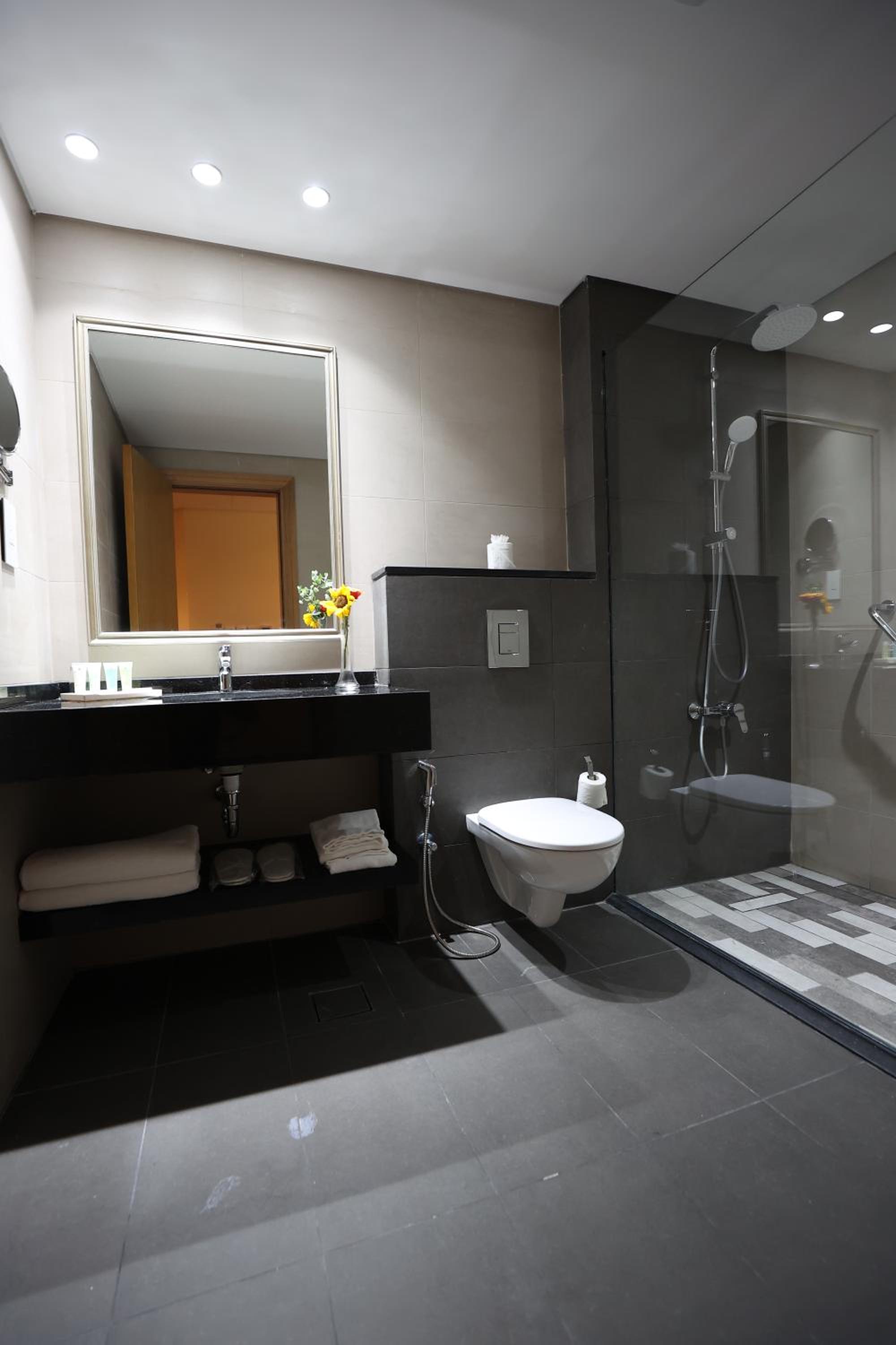 غرفة سوبيريور بسرير مزدوج، GENEVA HOTEL 10/10