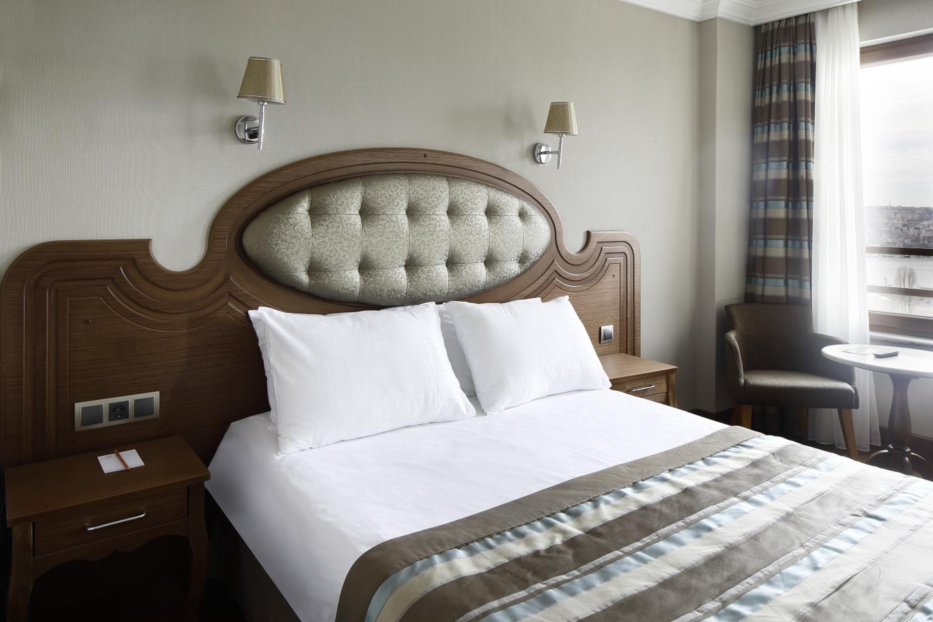 STANDARD, DOUBLE OR TWIN BED