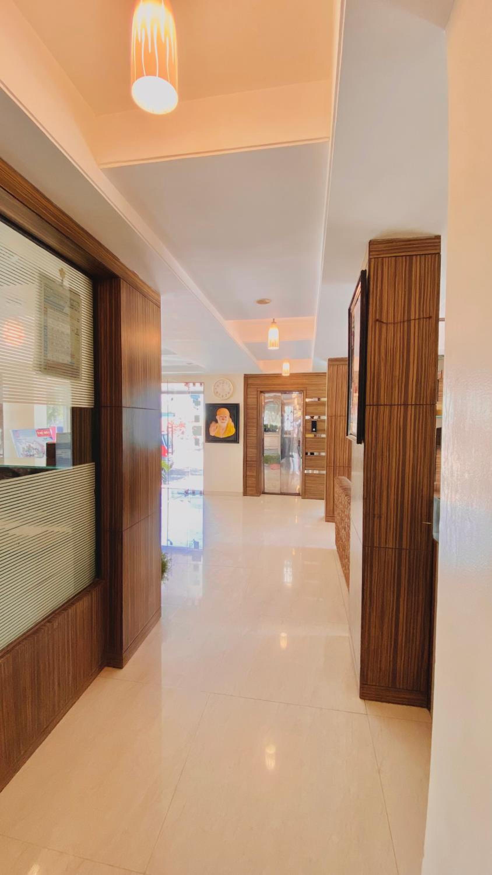 Hotel Sai Gurusthan 19/70