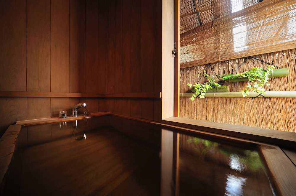 Tsukioka Hotel 41/61