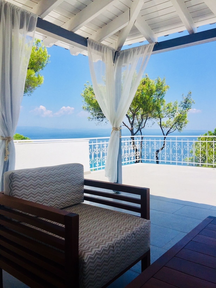 Aelia Sea View Studios 23/42