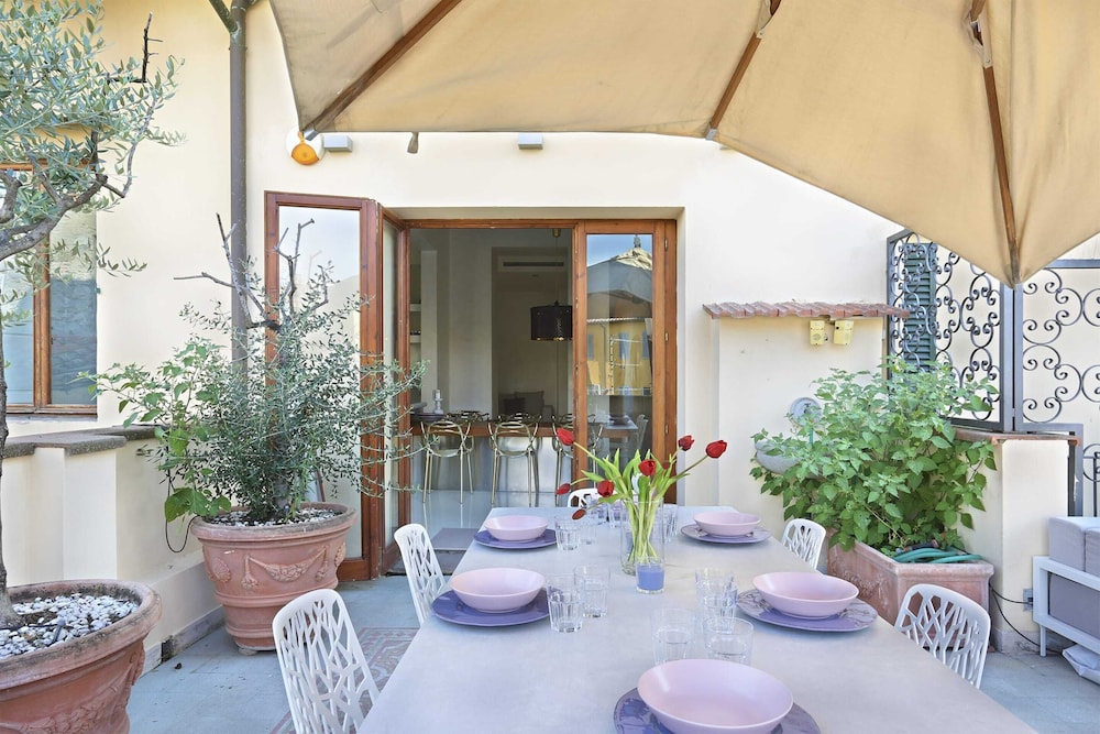Luxury Apartment in Central Florence 36/50