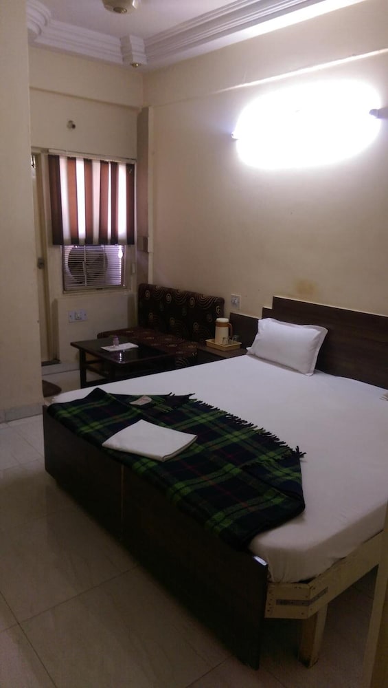 Hotel New Sunder 8/28
