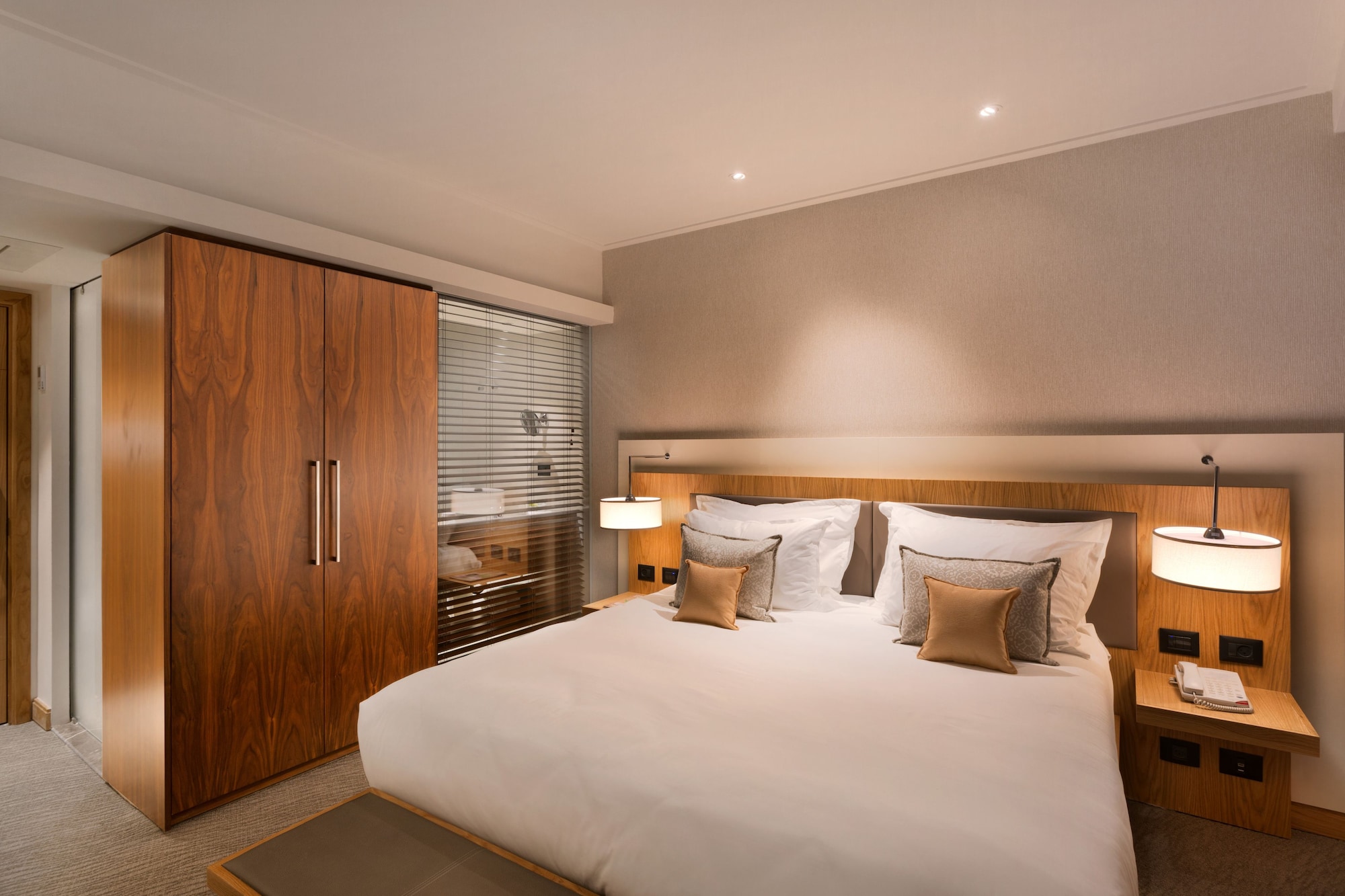 SUPERIOR, DOUBLE BED