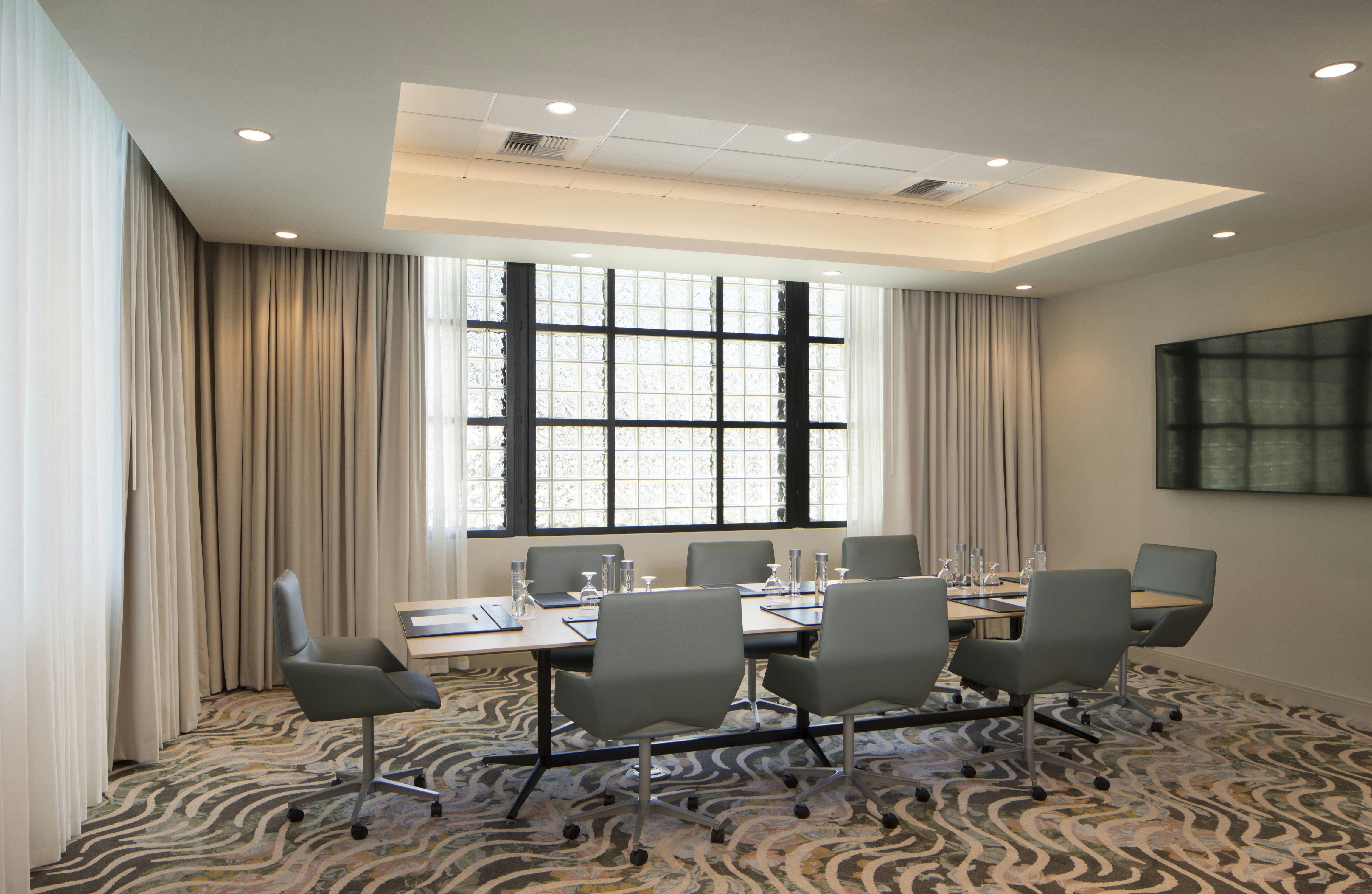 Hilton Santa Monica Hotel Suites 57/65