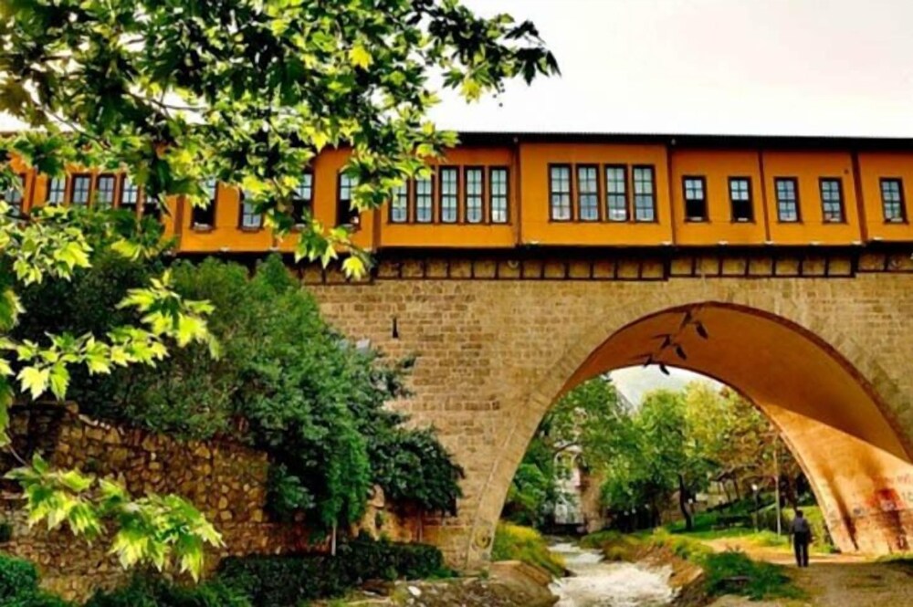 Guner Hotel 8/42