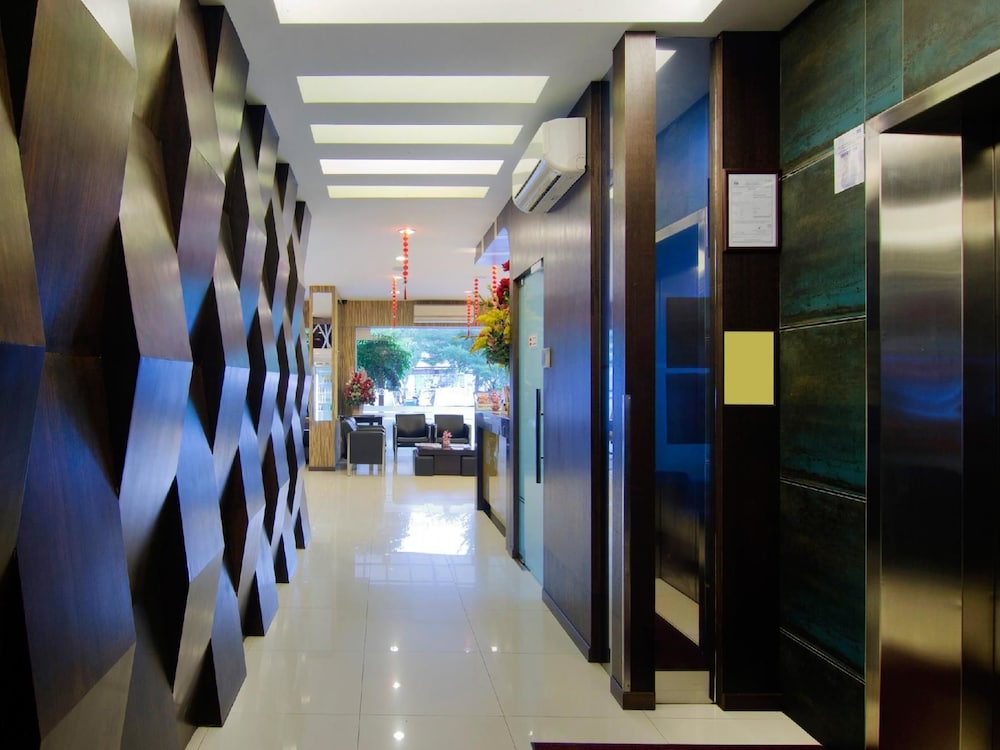 8 Days Boutique Hotel Mount Austin 9/57