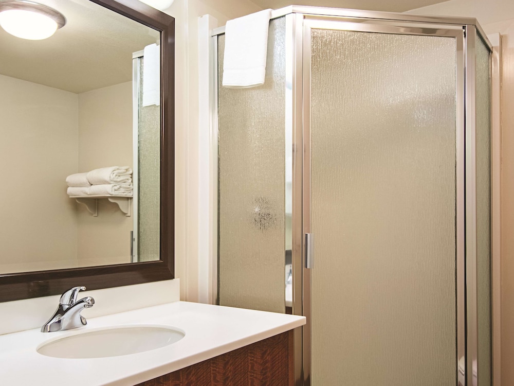 La Quinta Inn Vancouver Airport 15/65