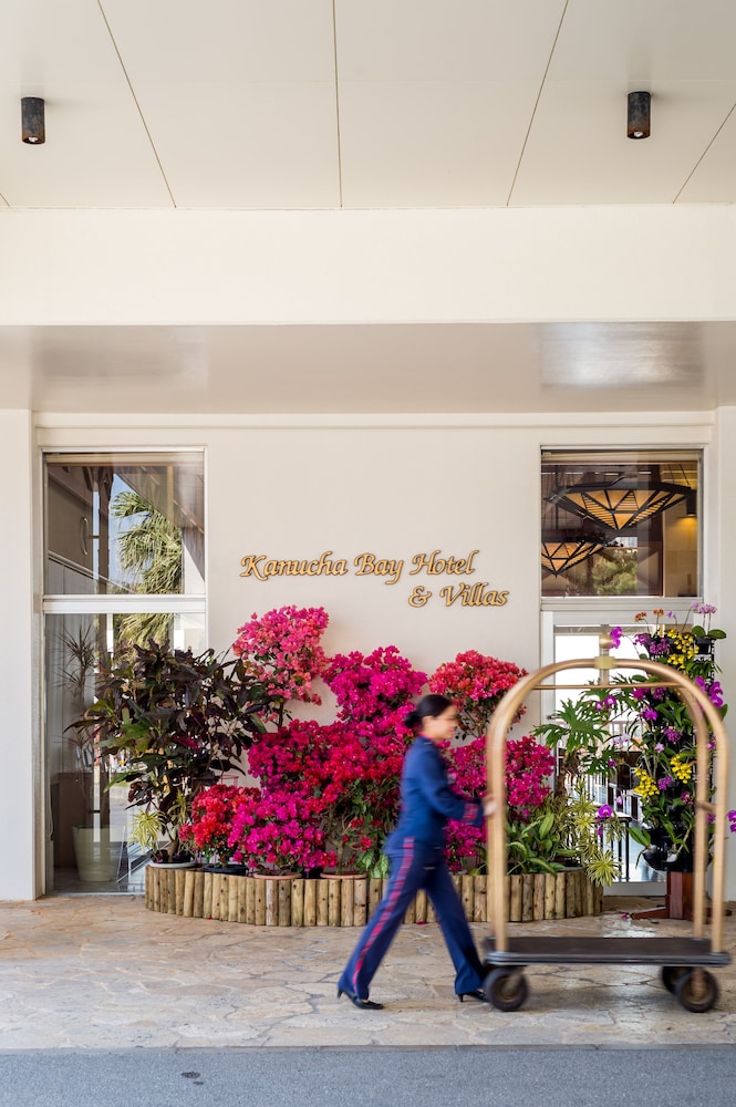 Kanucha Bay Hotels and Villas 70/80