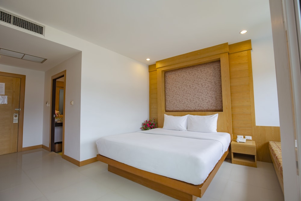 Sungthong Kamala Beach Resort 14/41