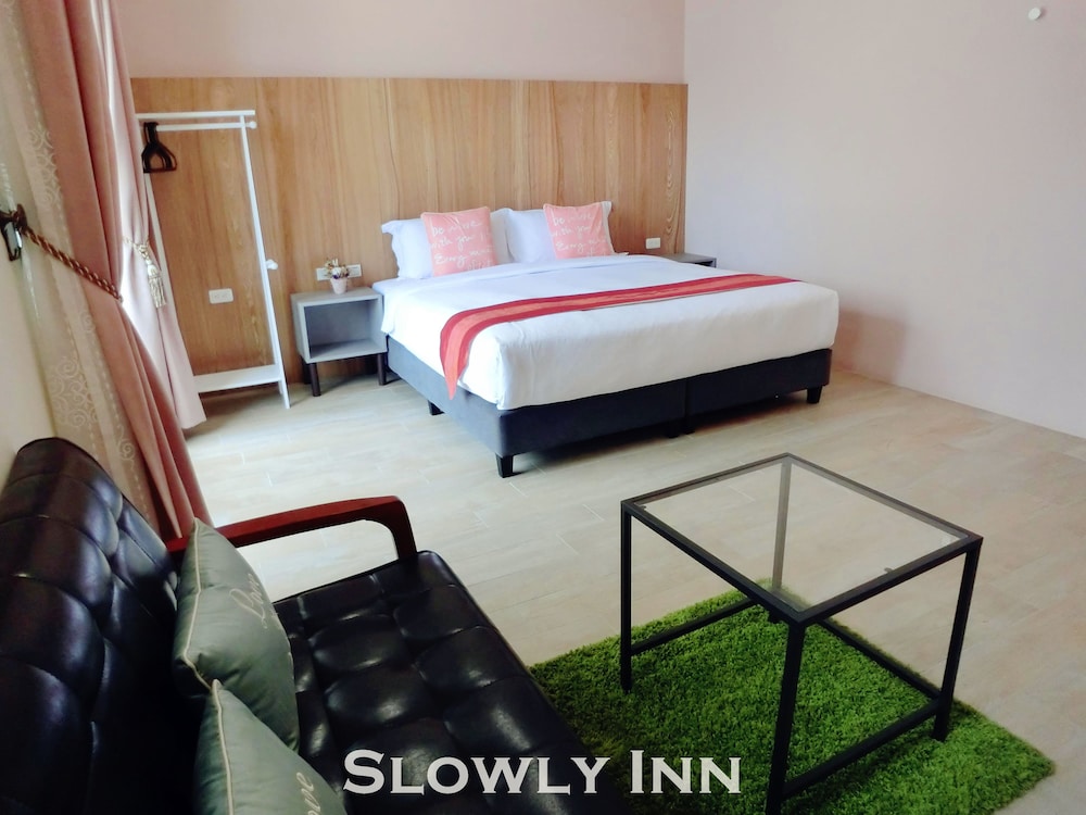 غرفة رومانسية بسرير كوين بشرفة بغرفة نوم واحدة، Slowly Inn 4/10