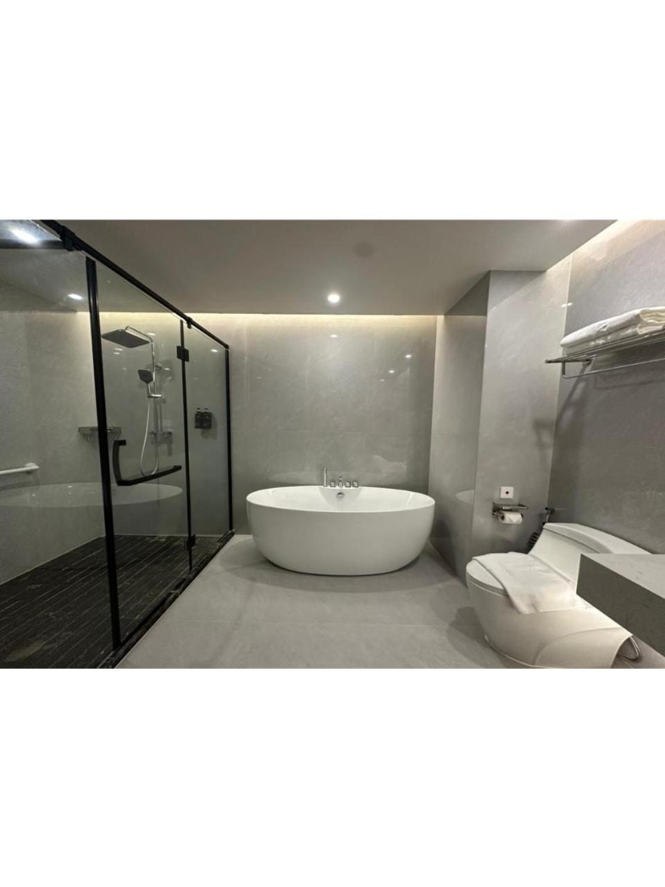 The MAJULAN Hotel 43/43