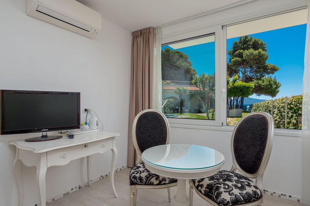 The Pelican Beach Resort & SPA - Adults Only 34/50