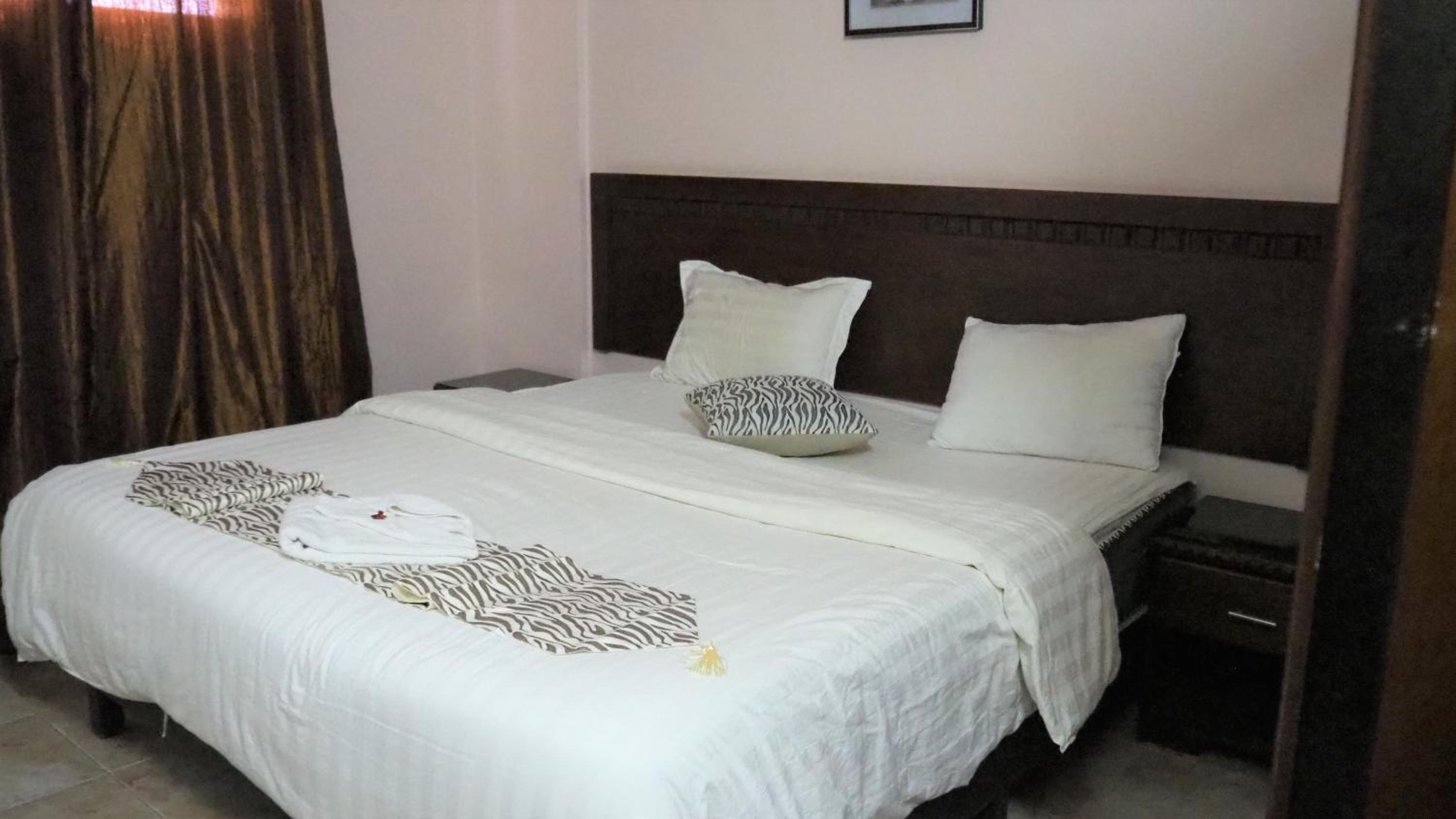 Alfawanees Hotel Apartments 8/28