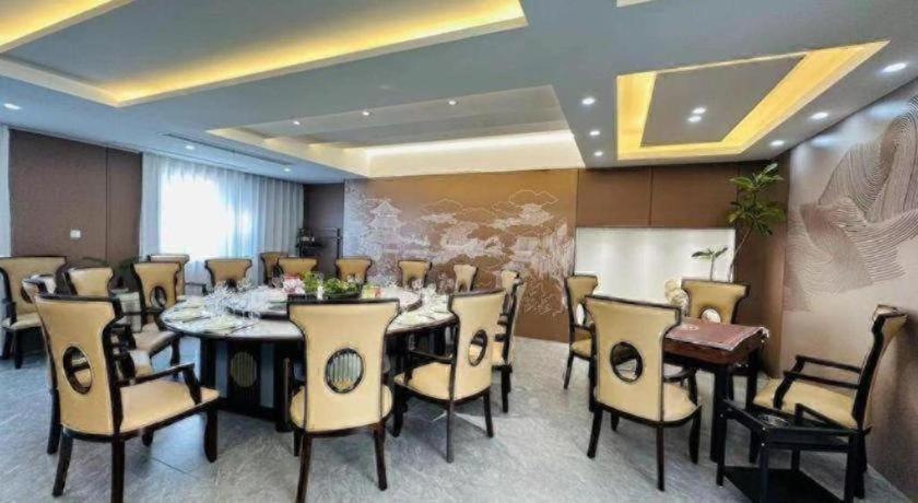 Vienna Hotel (Yangzhou Wenchang Pavilion) 28/40