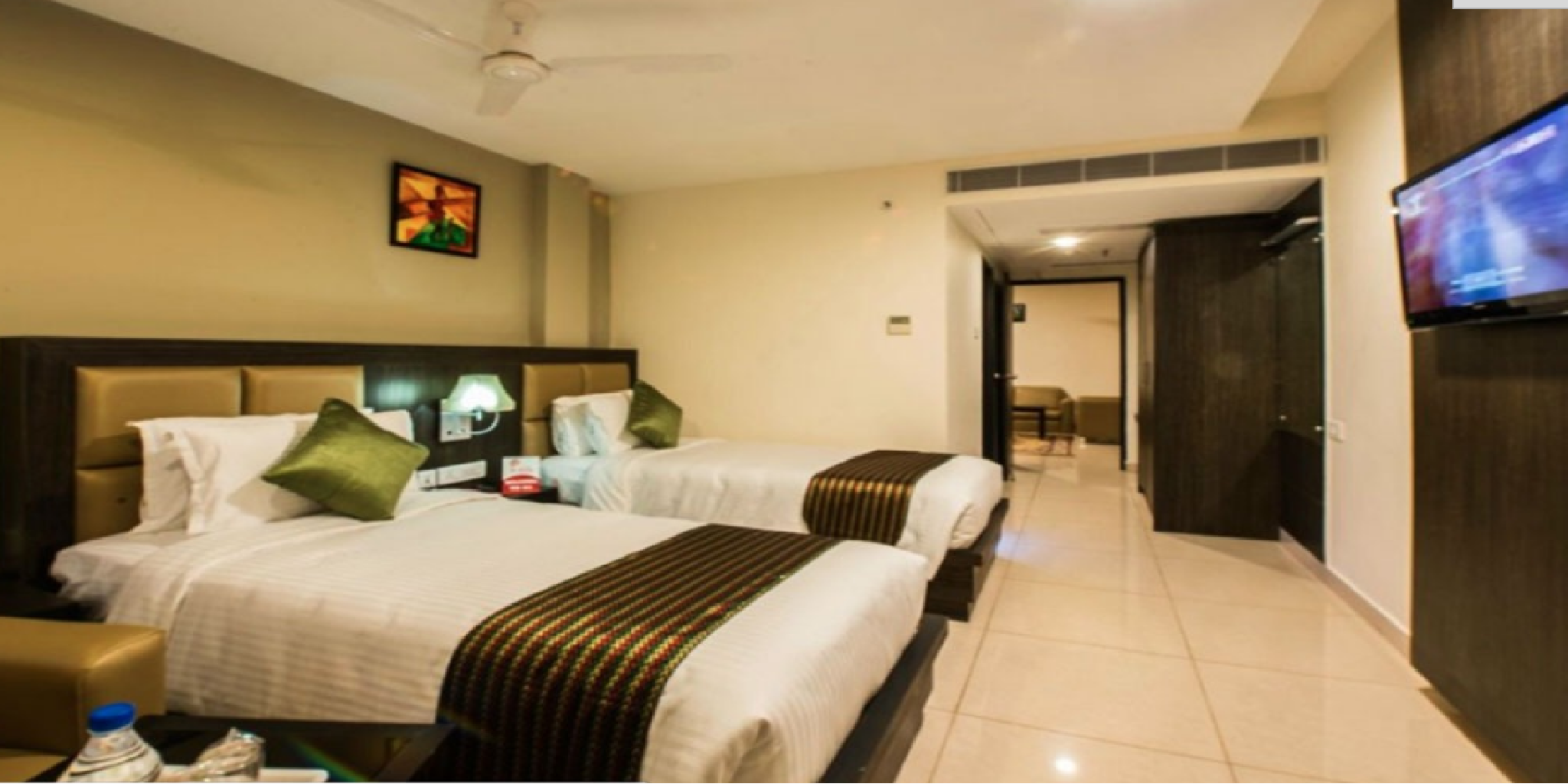 Plaza, Suite, Twin Beds