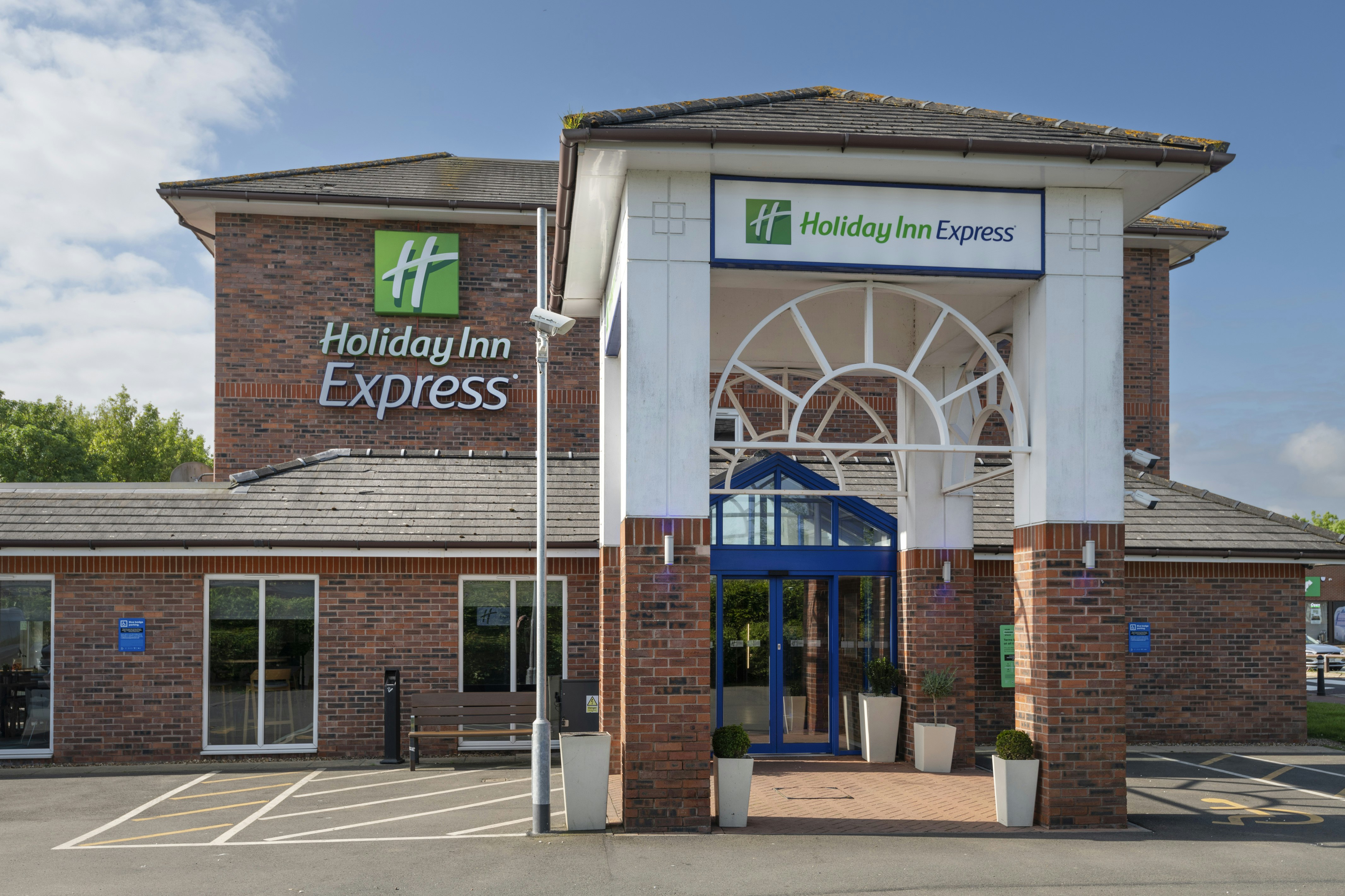 Holiday Inn Express Lichfield 36/38