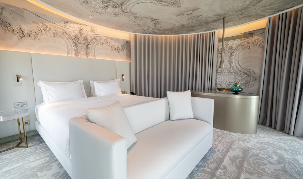 Signature, Double Bed