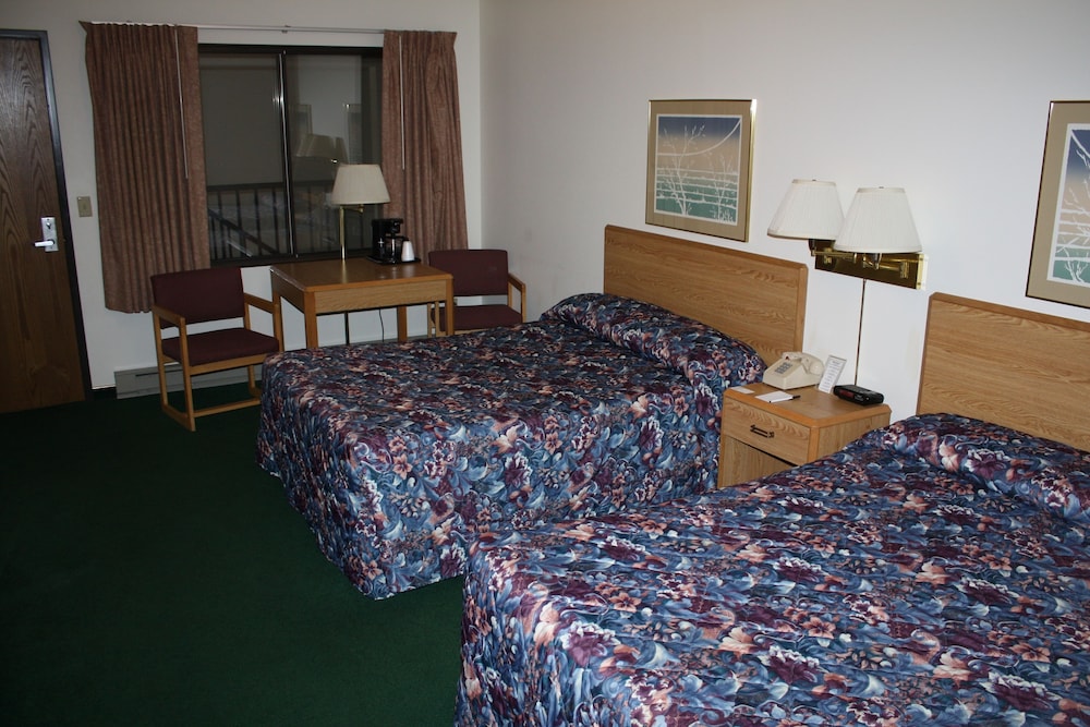 Econo Lodge Waupaca 6/35