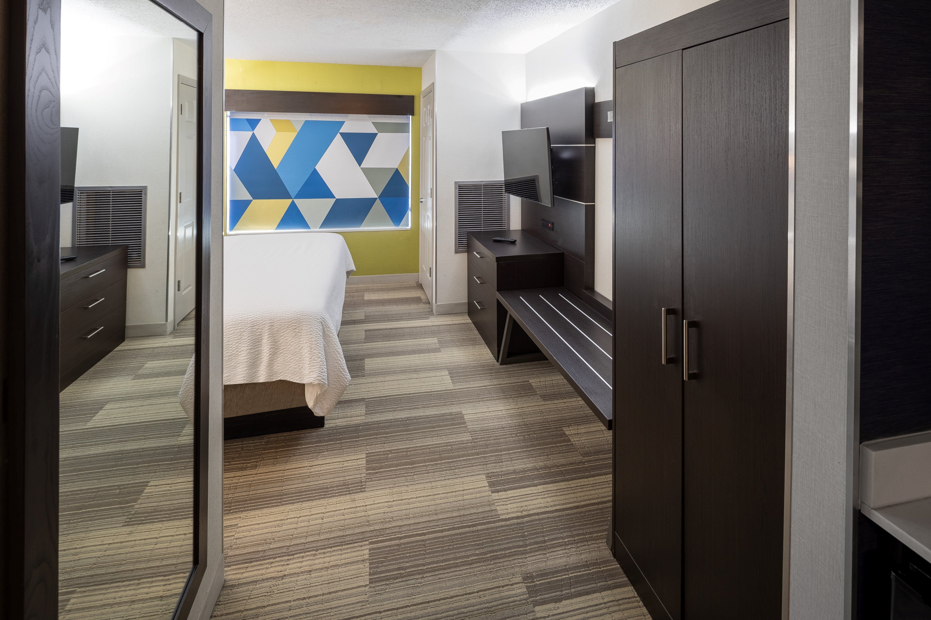 Holiday Inn Express and Suites Chicago West St Charles an IHG Hotel 29/72
