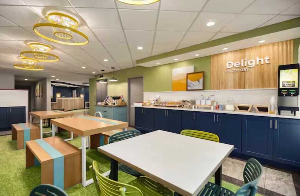restaurant cafeteria