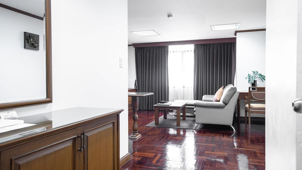 Yellow Ribbon Hills Boutique Suites 56/67