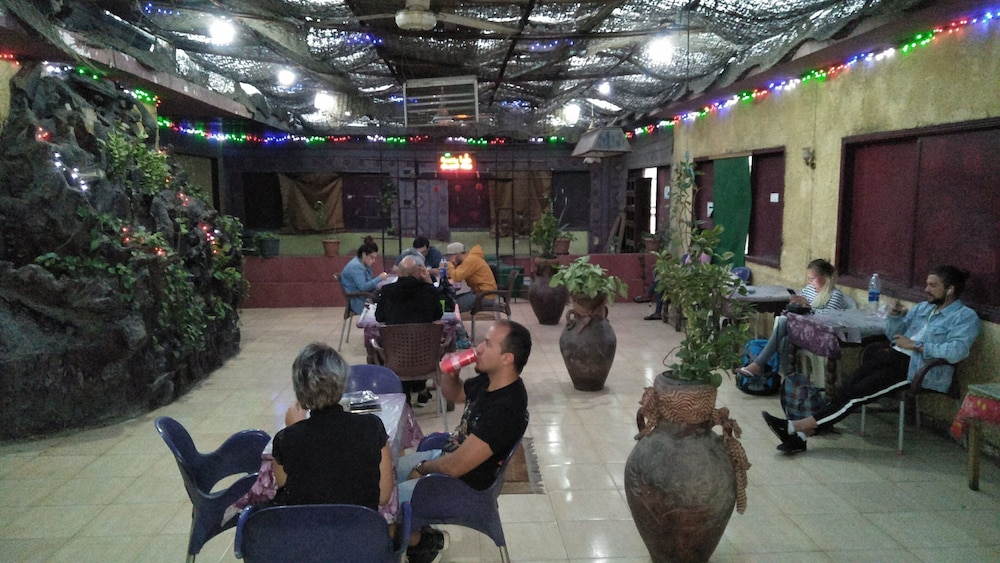 New Palace Hostel 28/38