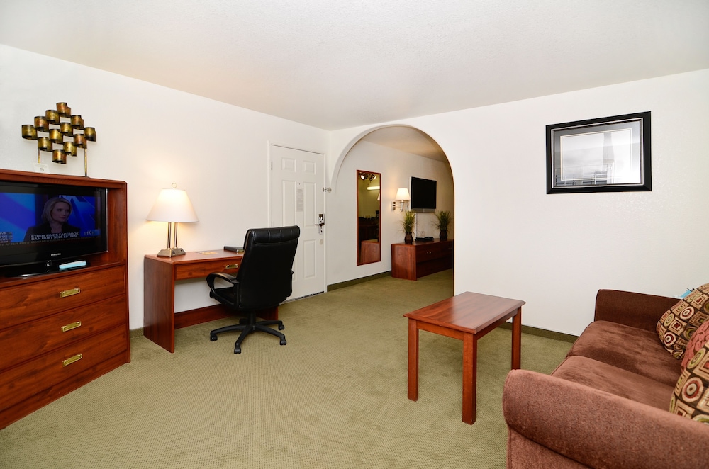 Best Western Colorado River Inn 30/36
