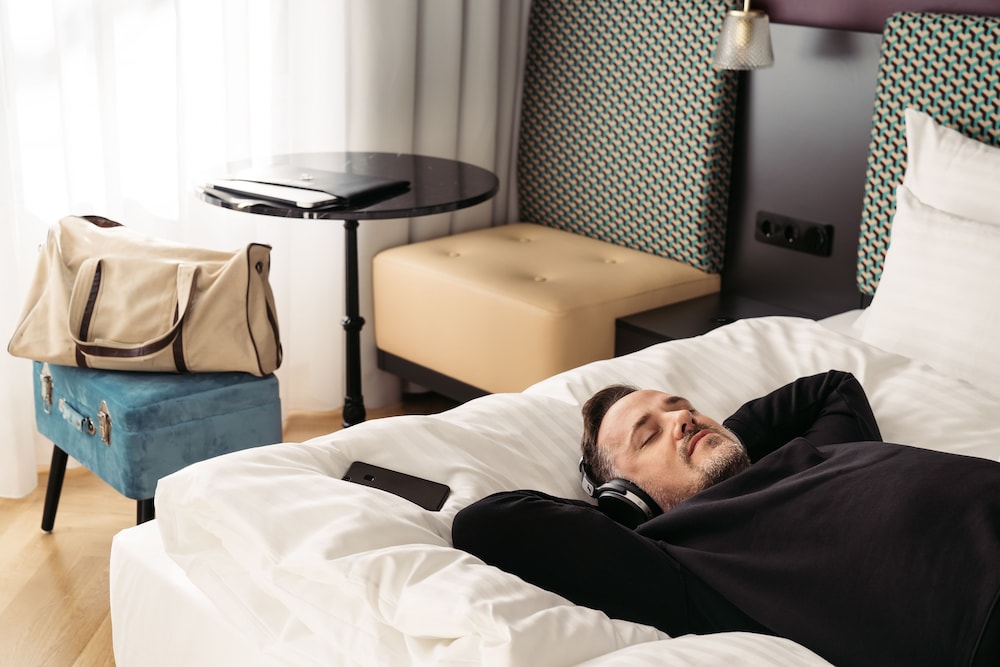 Hotel Schani Salon 34/48