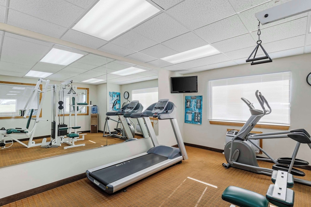 Sleep Inn & Suites Charles City 24/54