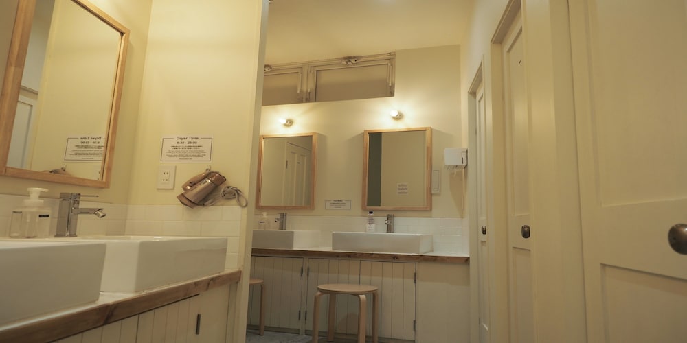 FEMALE DORM, FEMALE ONLY