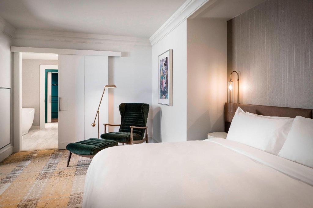 1 Bedroom, Signature, Ram, Suite, King Bed, Sofa, Balcony, High Floor