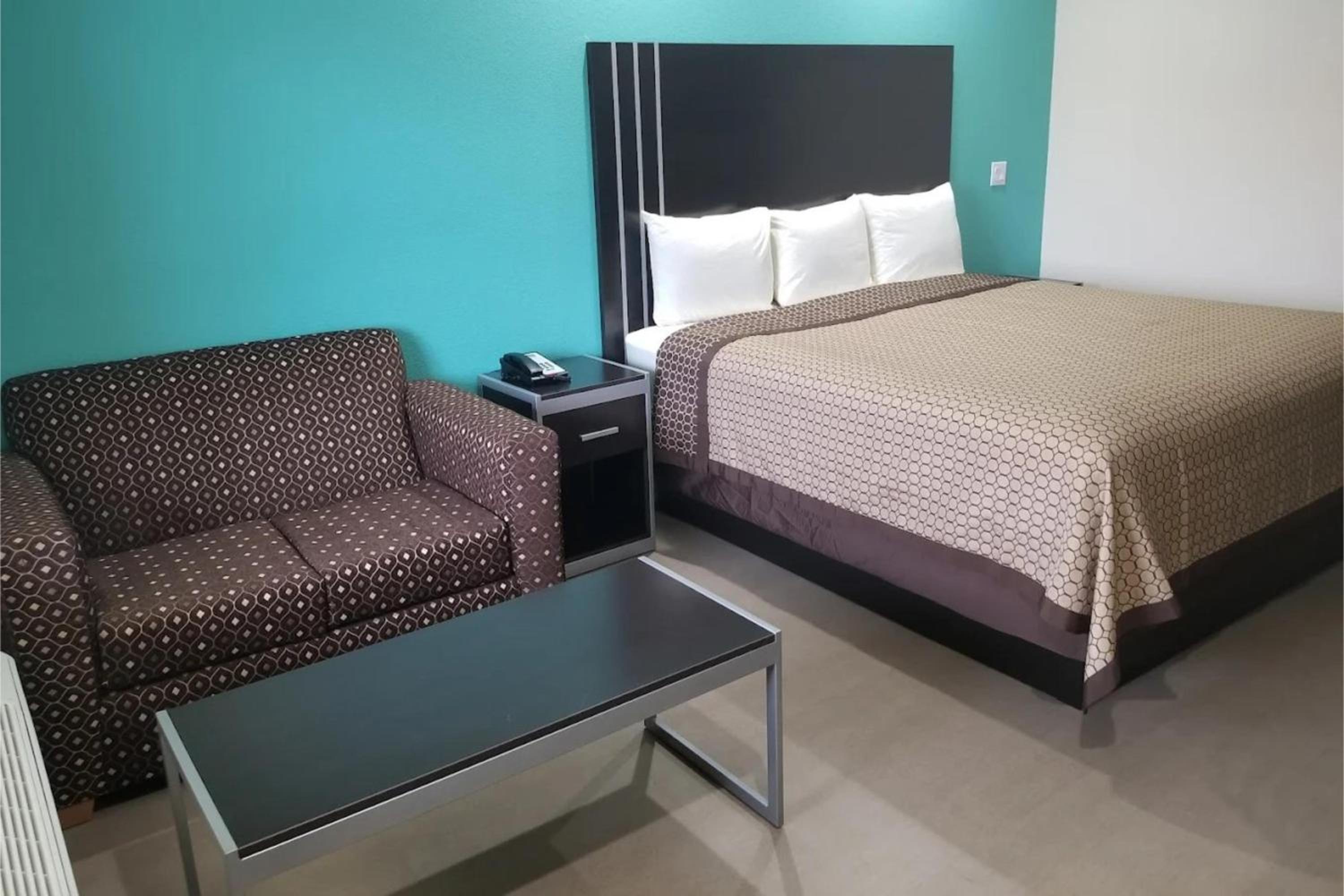 Scottish Inns and Suites Bay City TX